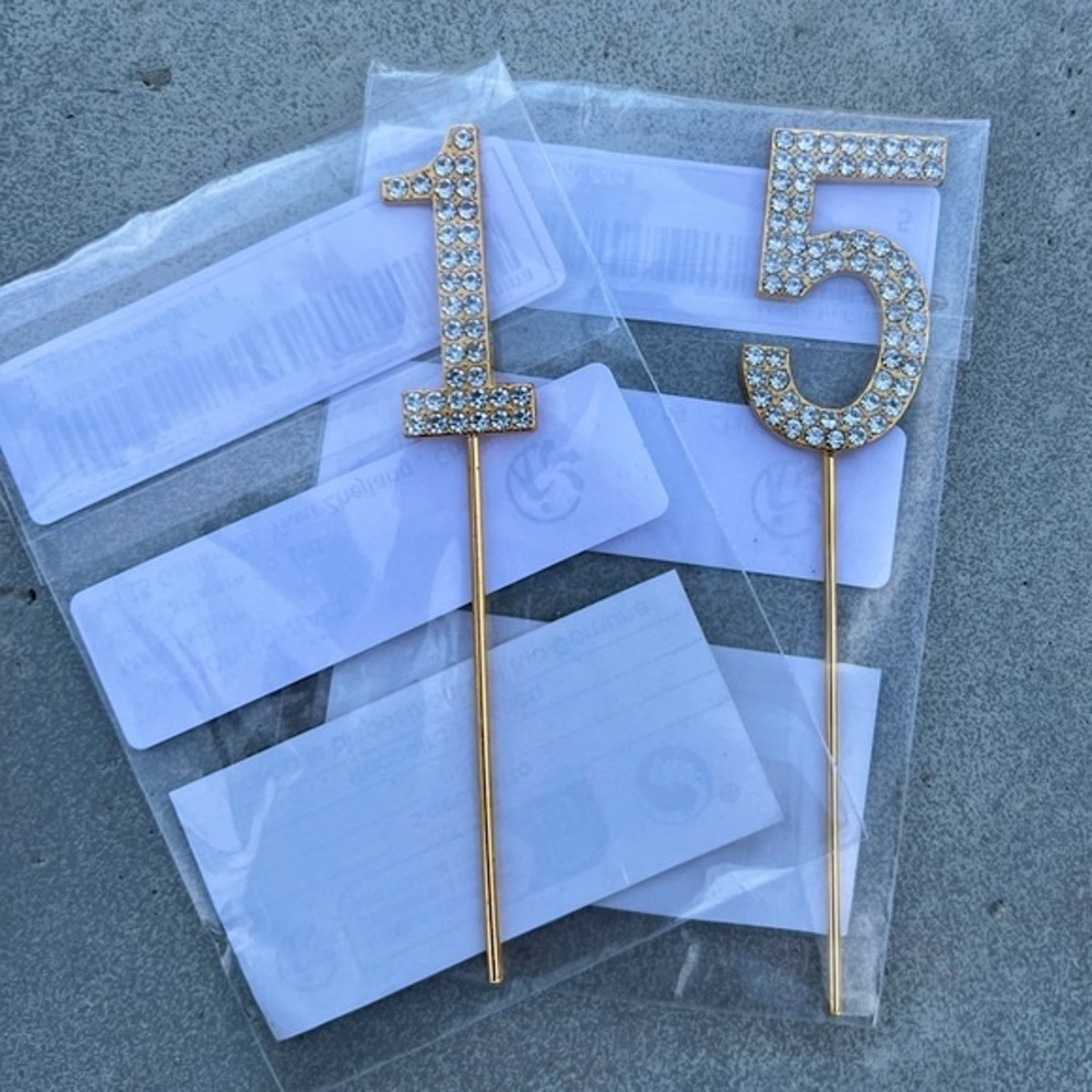 ⭐️NWT⭐️ SHEIN Metal Birthday Cake/Cupcake Topper “15”
